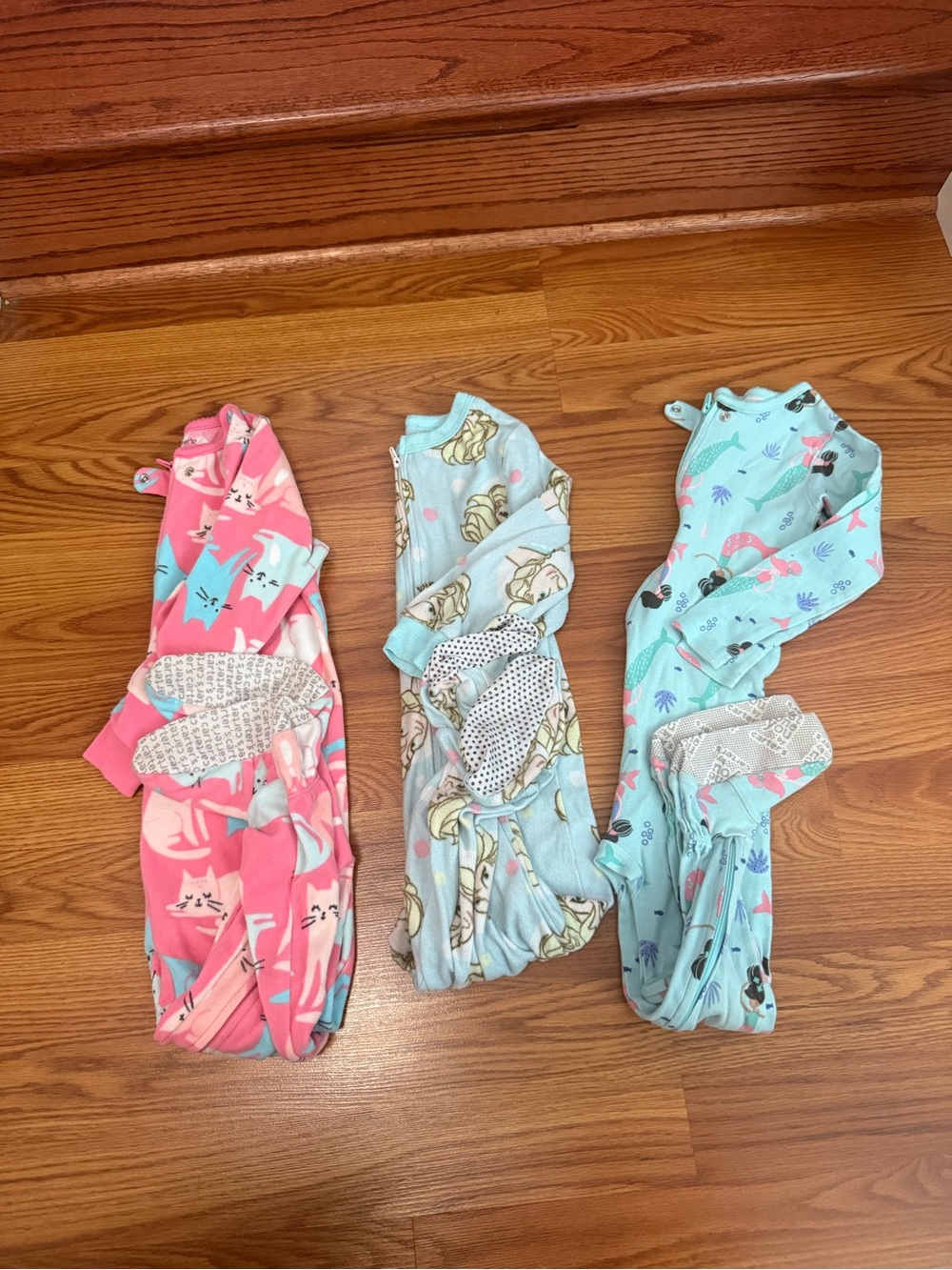Cozy girls 3T Pj’s